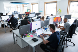 Image employes Cegedim Sante